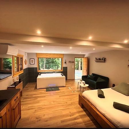 Jacuzzi En Foret L'Esperou Екстер'єр фото