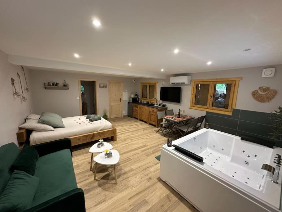 Jacuzzi En Foret L'Esperou Екстер'єр фото