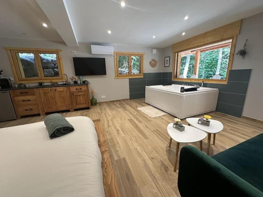Jacuzzi En Foret L'Esperou Екстер'єр фото
